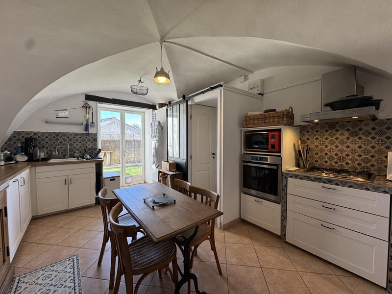 Maison - 250 m² - 9 pièces