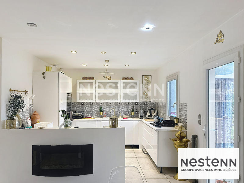 Maison - 918 m² - 5 pièces