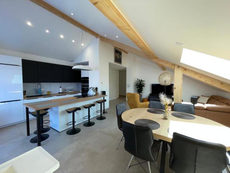 Appartement - 98 m² - 4 pièces