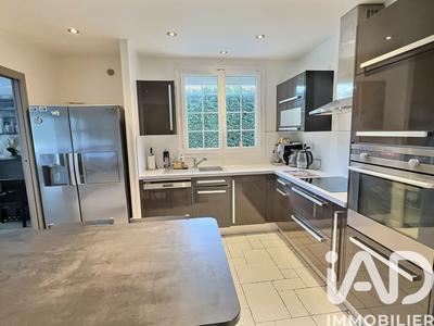 Maison - 213 m² - 8 pièces