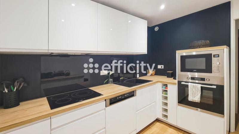 Appartement - 103 m² - 7 pièces