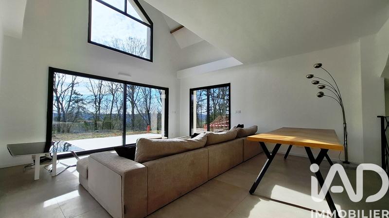 Maison - 200 m² - 7 pièces