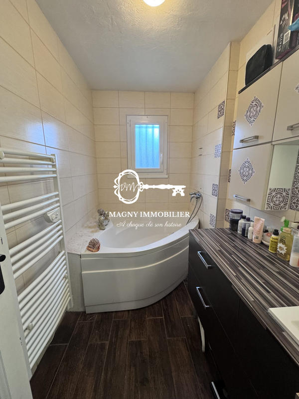 Maison traditionnelle - 100 m² - 4 pièces