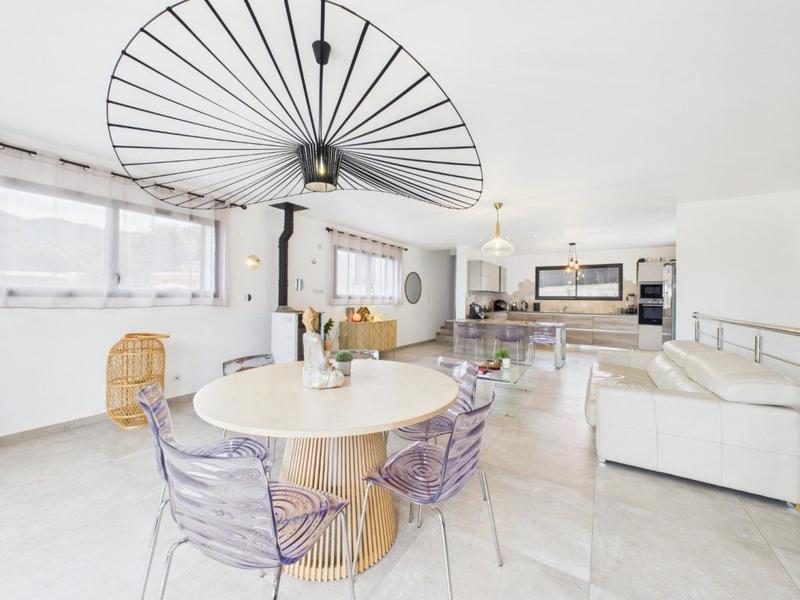 Maison - 133 m² - 5 pièces