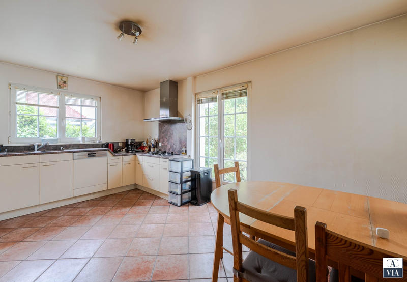 Maison - 193 m² - 6 pièces