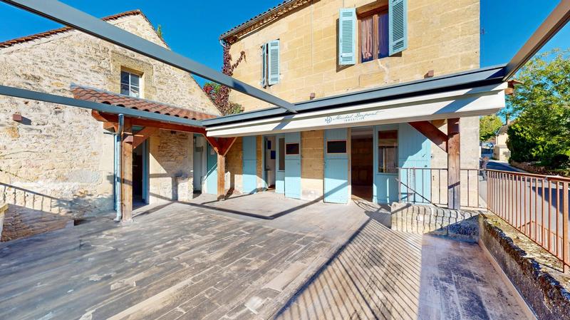 Maison - 251 m² - 8 pièces