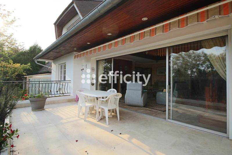 Maison - 190 m² - 6 pièces