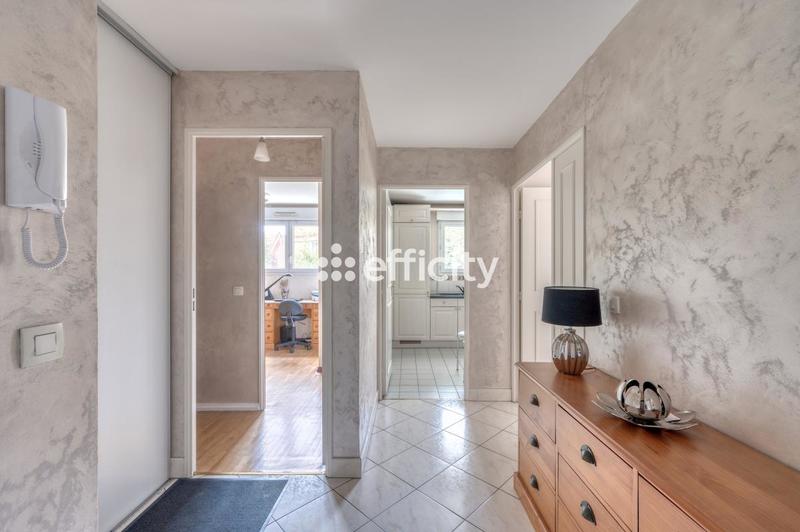 Appartement - 90 m² - 4 pièces