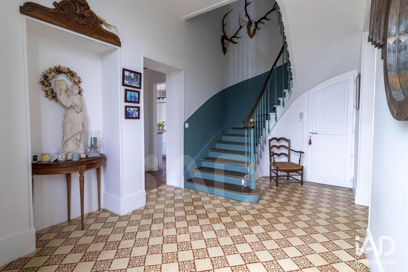 Maison - 283 m² - 12 pièces