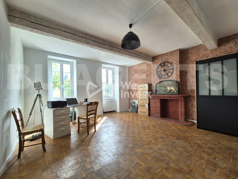 Maison - 234 m² - 8 pièces