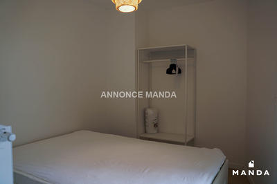 Chambre - 12 m² - 5 pièces