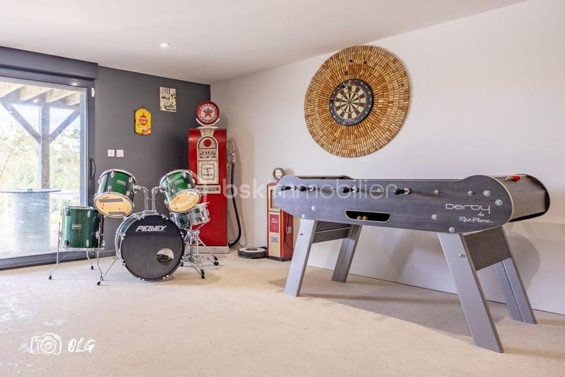 Maison - 208 m² - 6 pièces