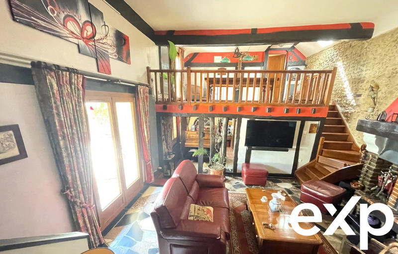 Maison ancienne - 167 m² - 8 pièces