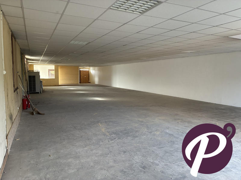 Local commercial - 272 m² - 2 pièces