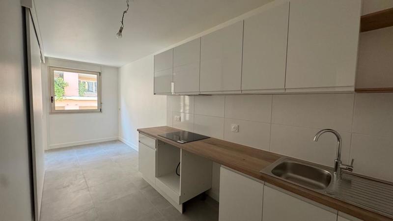 Appartement - 75 m² - 3 pièces