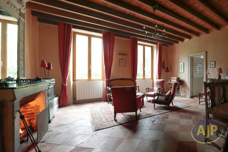 Maison - 160 m² - 5 pièces