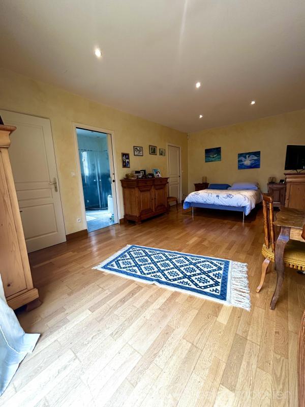 Maison - 200 m² - 7 pièces