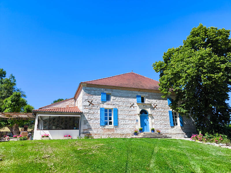 Maison - 316 m² - 10 pièces
