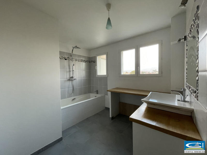 Appartement - 100 m² - 4 pièces