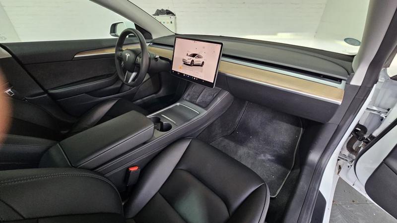 Tesla Model 3 Autonomie Standard Plus Rwd