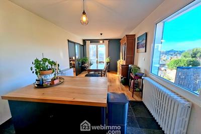 Maison - 154 m² - 8 pièces