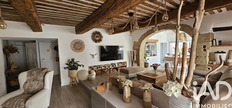 Maison - 180 m² - 7 pièces