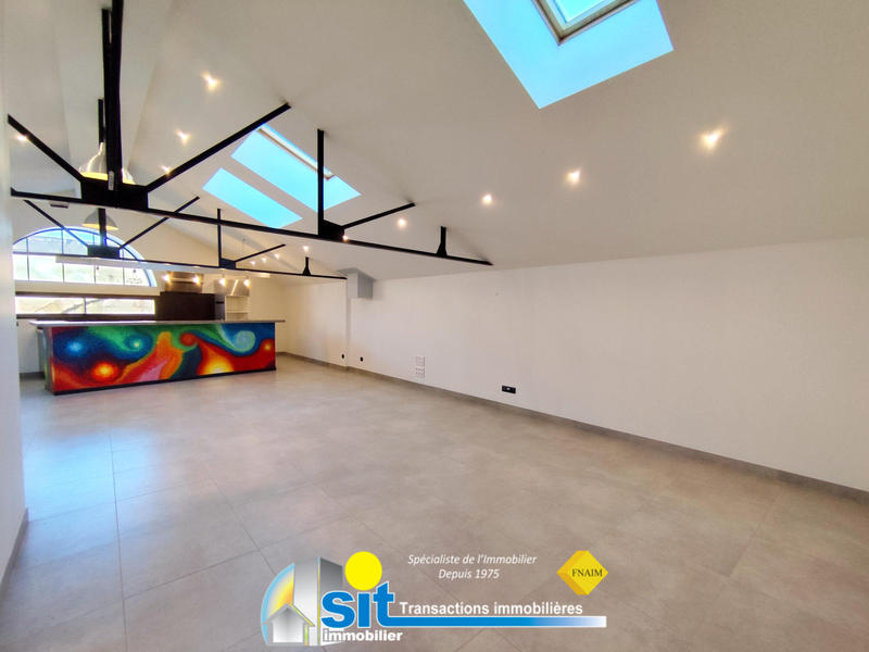Loft - 120 m² - 3 pièces
