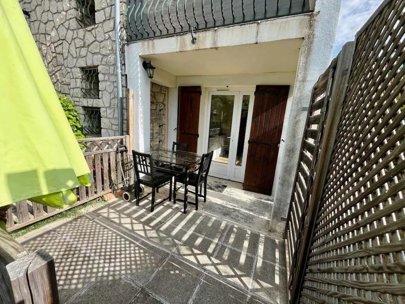 Villa - 196 m² - 8 pièces