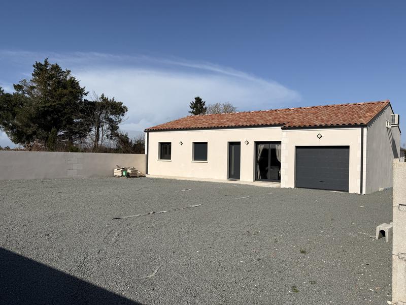 Maison - 92 m² - 4 pièces