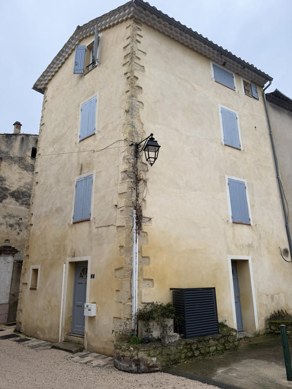 Maison de village - 90 m² - 3 pièces