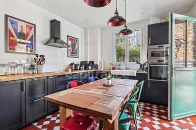 Maison - 192 m² - 9 pièces