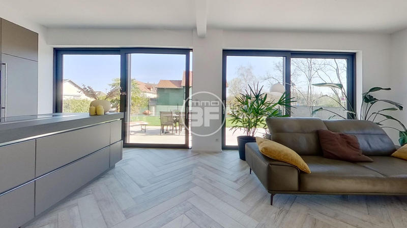 Maison - 215 m² - 6 pièces