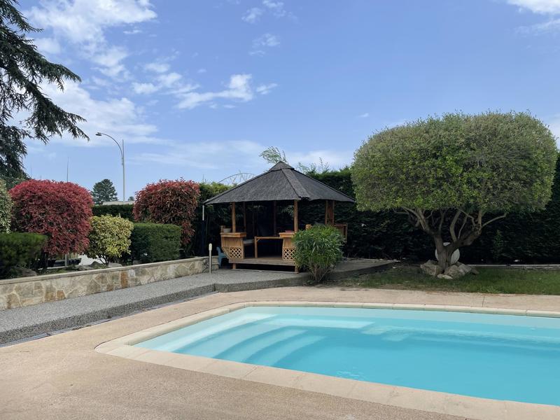 Maison - 177 m² - 6 pièces