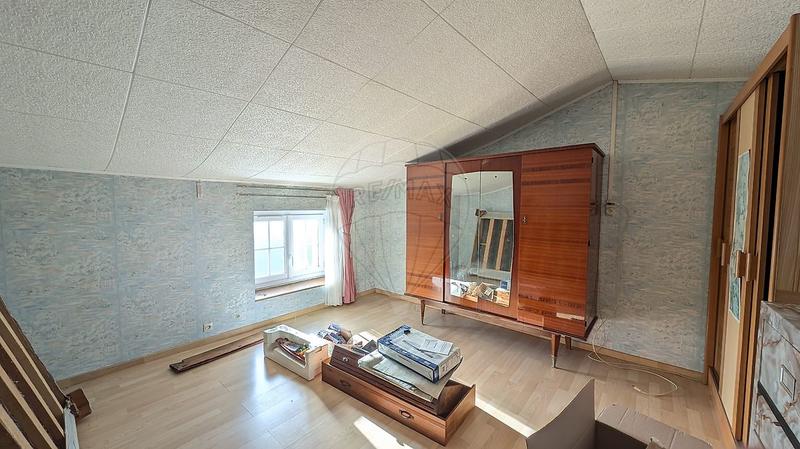 Maison - 280 m² - 10 pièces