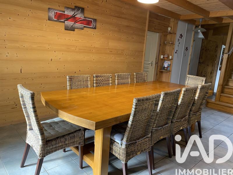 Maison - 240 m² - 5 pièces