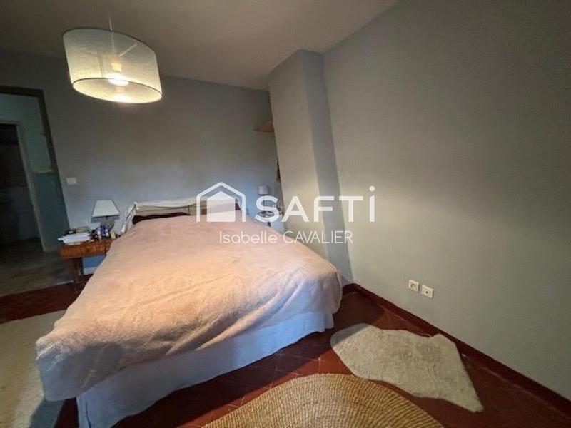 Maison - 262 m² - 6 pièces