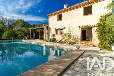 Maison - 141 m² - 5 pièces