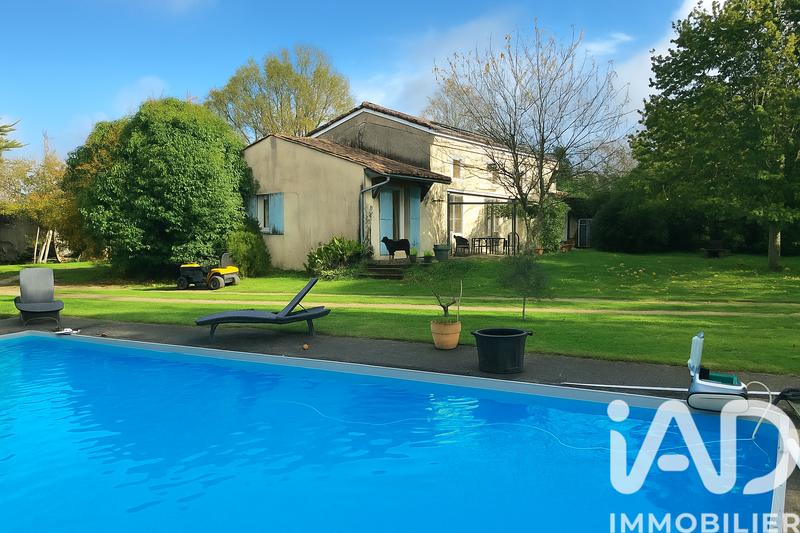 Maison - 206 m² - 7 pièces