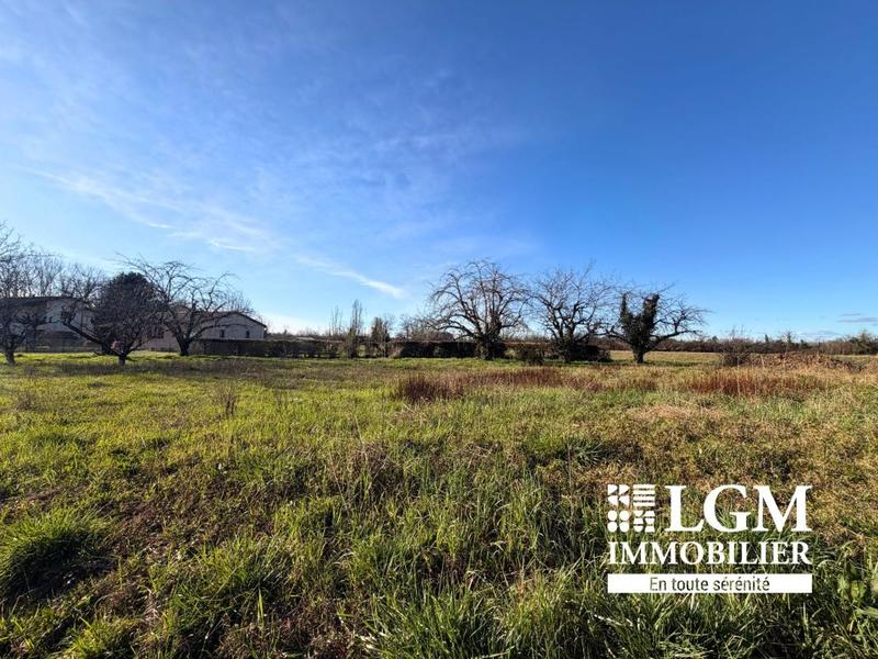 Terrain constructible - 834 m²