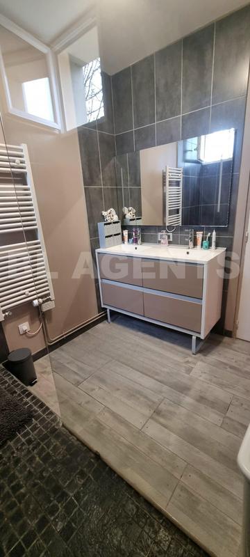 Maison - 176 m² - 7 pièces