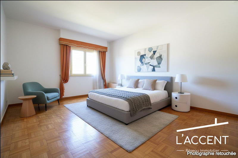 Maison - 435 m² - 8 pièces