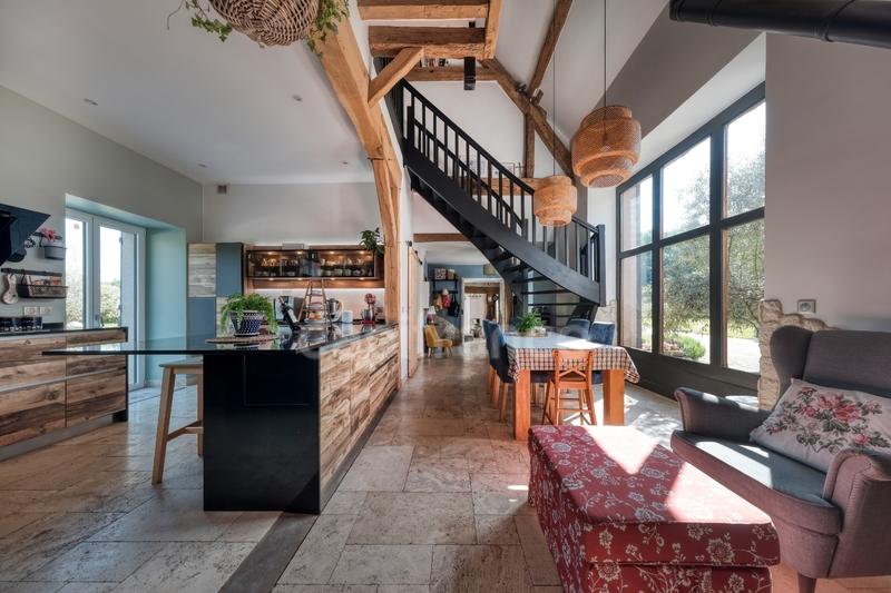 Maison - 215 m² - 9 pièces