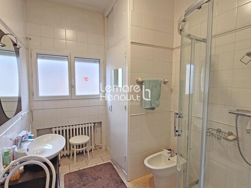 Maison - 198 m² - 8 pièces