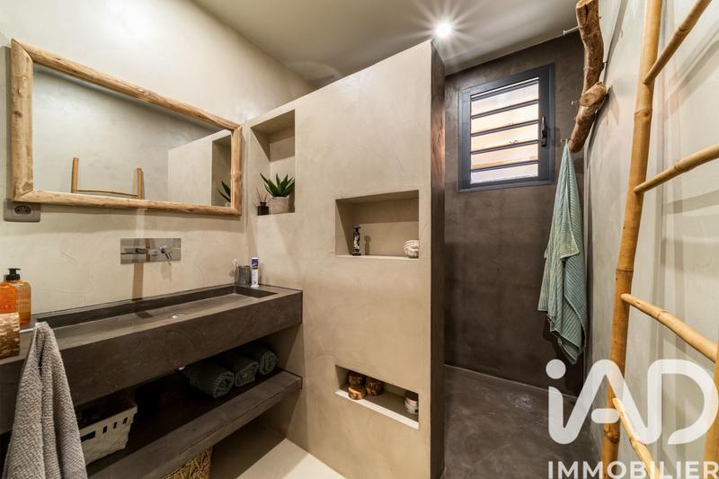 Maison - 255 m² - 8 pièces