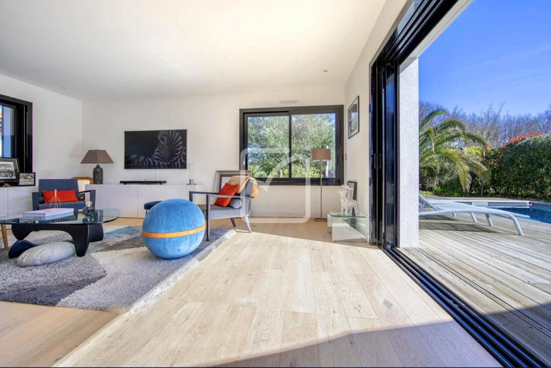 Maison - 160 m² - 6 pièces