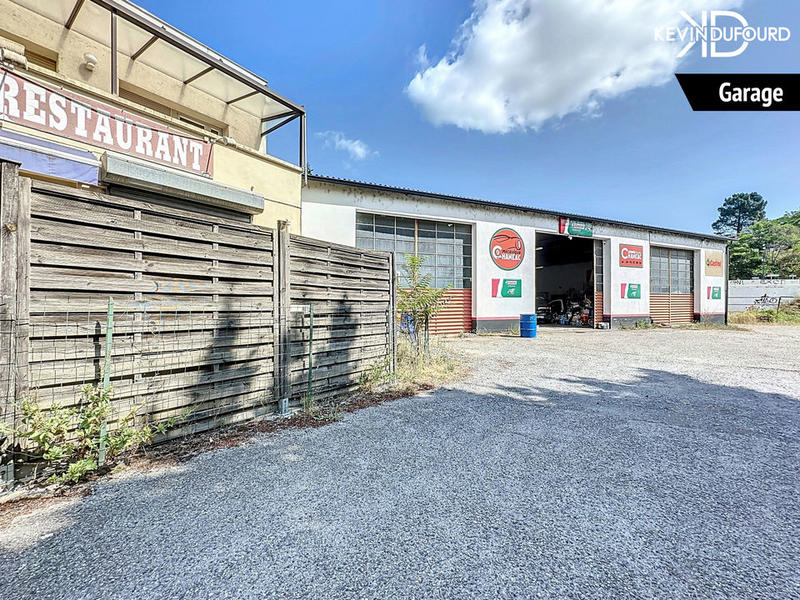 Immeuble - 390 m² - 10 pièces