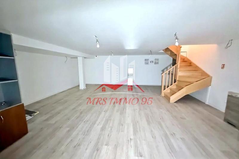 Services - 63 m² - 4 pièces