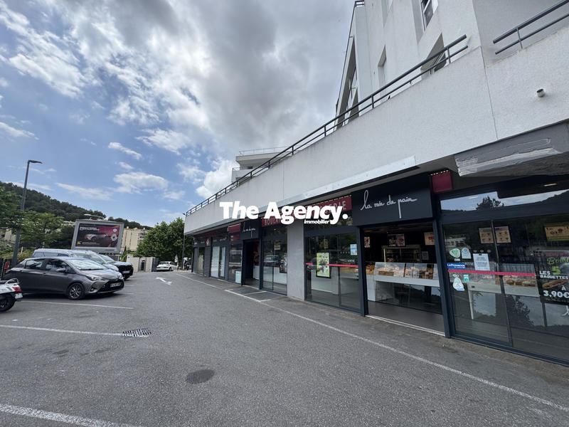 Local commercial - 296 m²