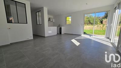 Maison - 98 m² - 6 pièces