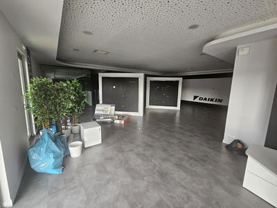 Local commercial - 390 m²